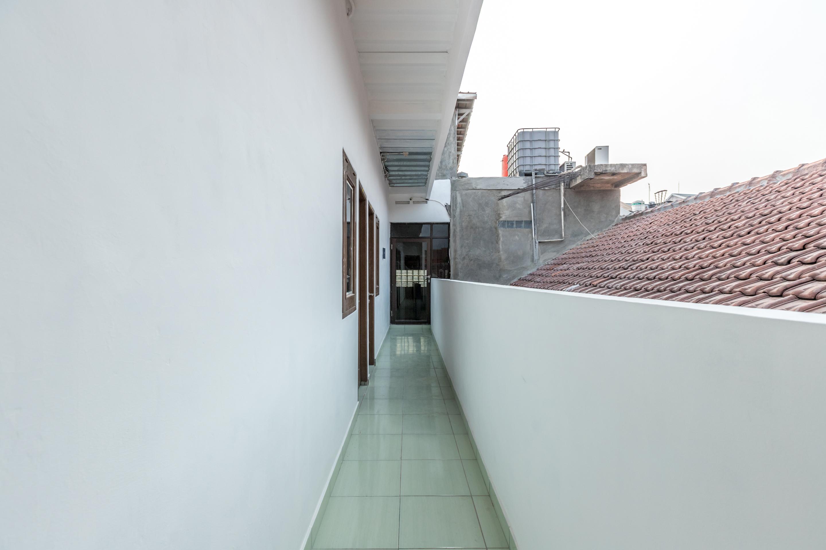 Super Oyo 1487 Residence Khoe Jakarta Luaran gambar