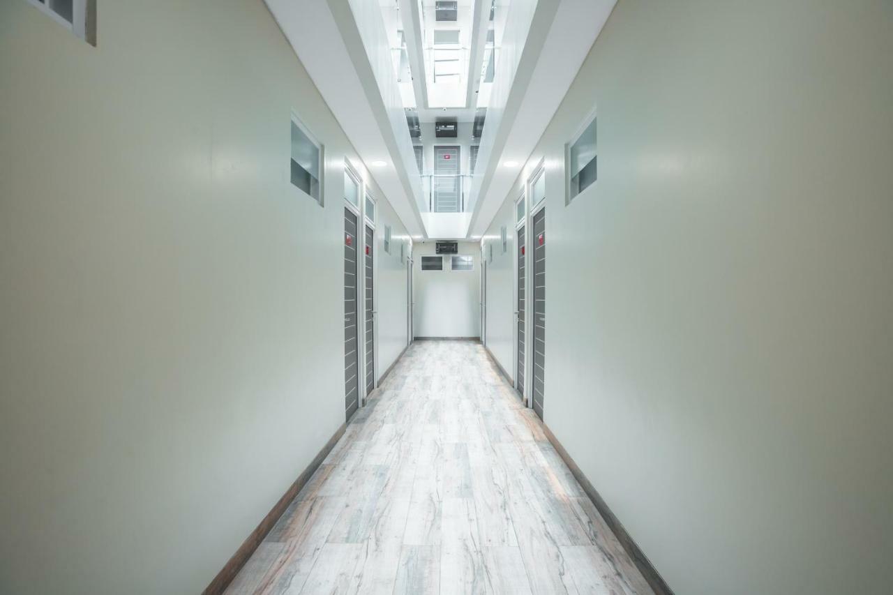 Super Oyo 1487 Residence Khoe Jakarta Luaran gambar