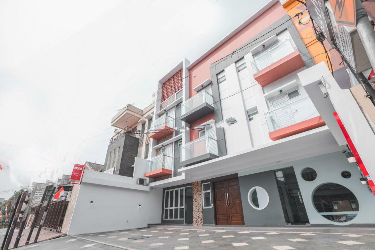 Super Oyo 1487 Residence Khoe Jakarta Luaran gambar