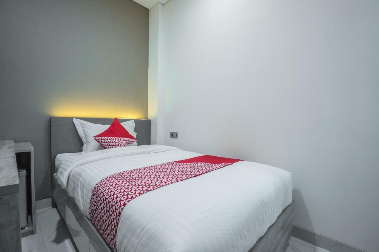 Super Oyo 1487 Residence Khoe Jakarta Luaran gambar