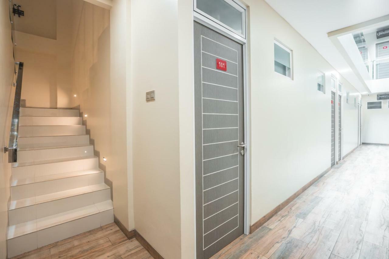 Super Oyo 1487 Residence Khoe Jakarta Luaran gambar